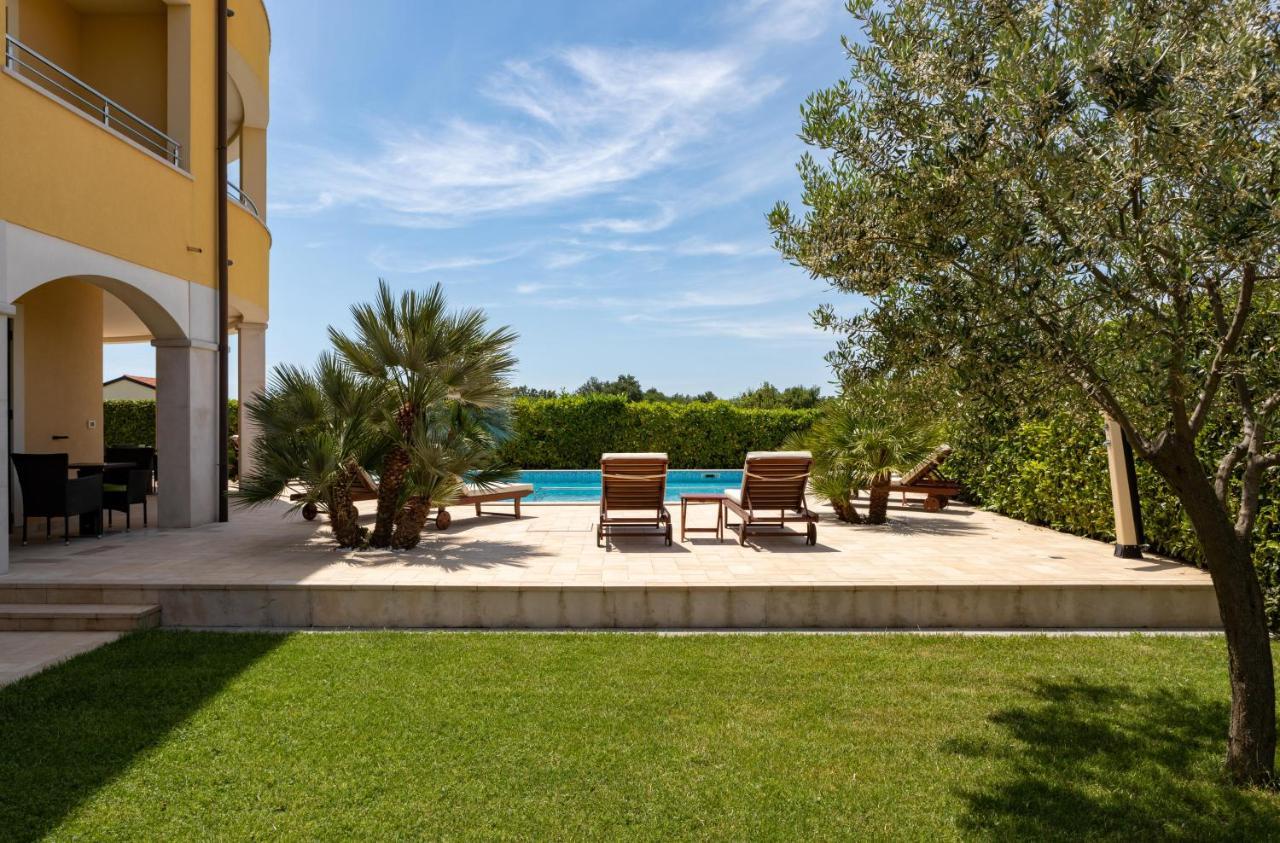 B&B Villa Oasa 1 Ровинь Экстерьер фото